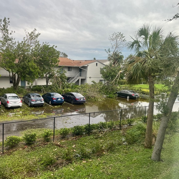 🌀HURRICANE MILTON IS COMING STRAIGHT FOR US IN BRADENTON,FL. - Picture 6 of 7